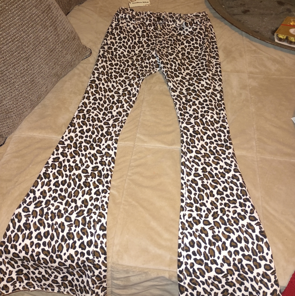 Brand new!! Never worn..leopard print jeans